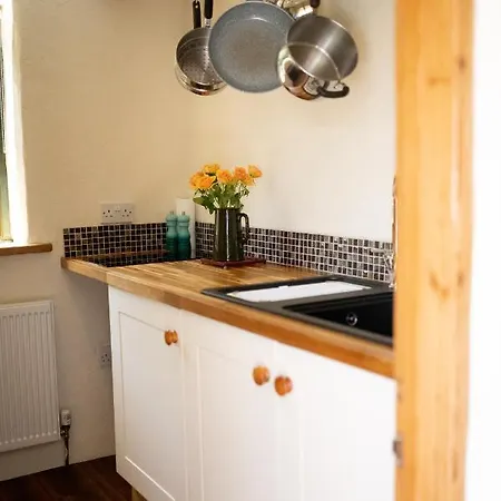 Countryside Retreat With Private Hot Tub Newquay (Cornwall)